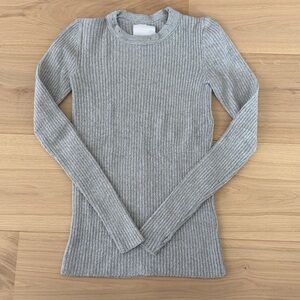 Knit long sleeve top
